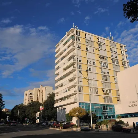 Antea - One Bedroom Сплит
