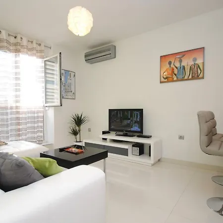 Antea - One Bedroom Апартаменты