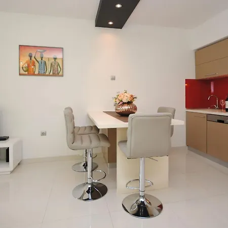 Antea - One Bedroom Апартаменты